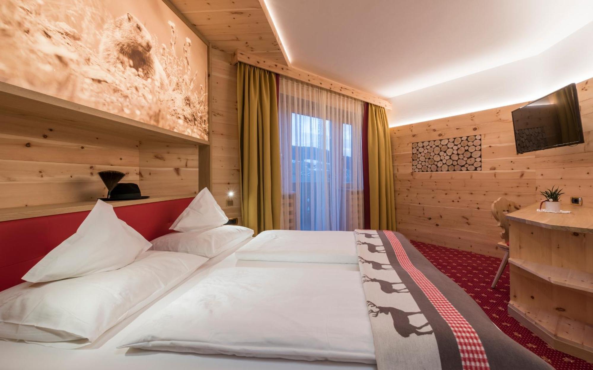 Hotel Schoenblick Maranza Chambre photo